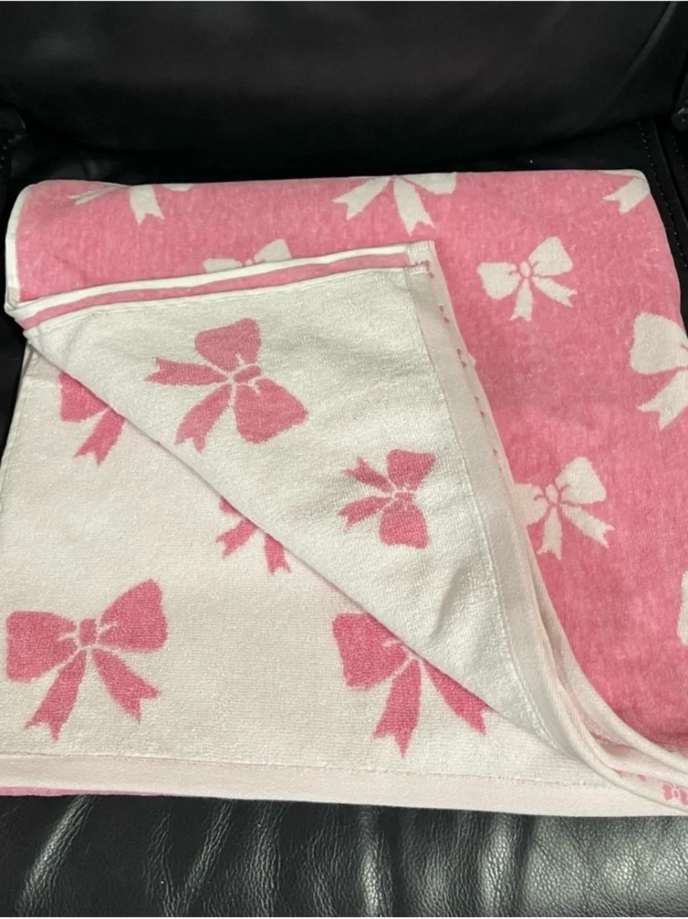 Bows Beach Towel - Pink Bows Beach Towel
